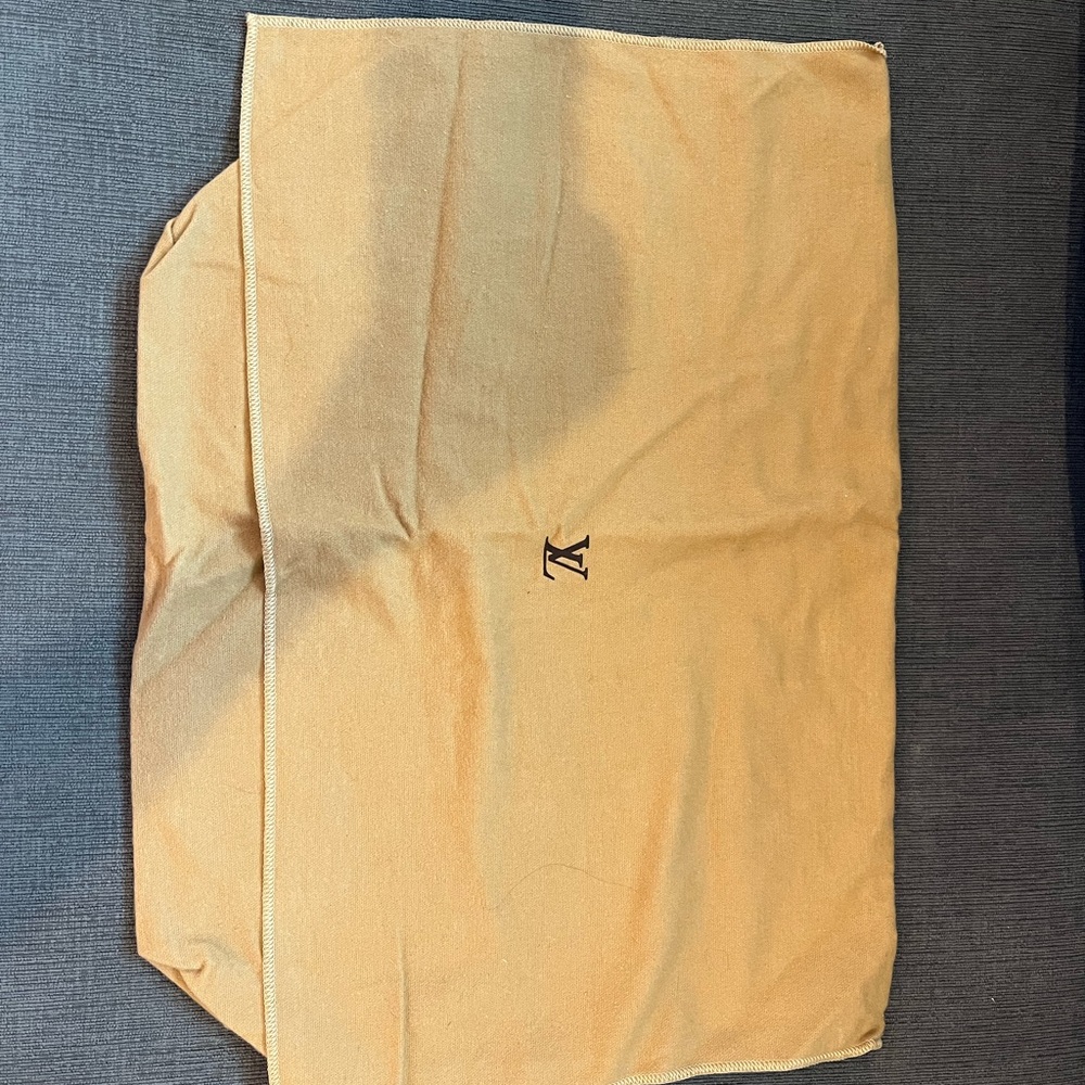 Large Collection of Designer Dust Bags - Picture 15 of 16